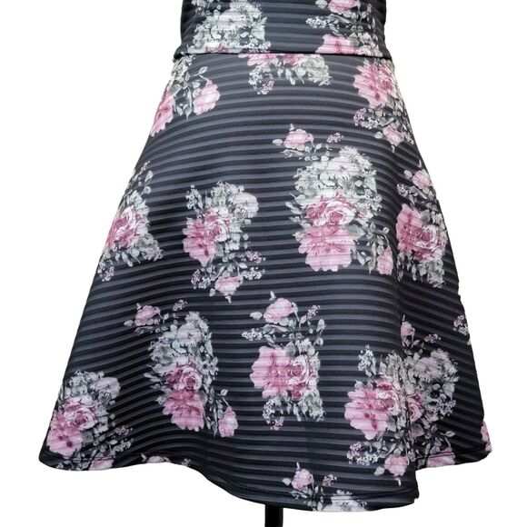 Crystal Doll Floral Dress Juniors Sz 9 Black Fit & Flare Skater Sleeveless Mini - Picture 3 of 7